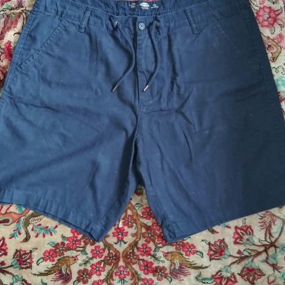 Old Navy Men's Shorts - Picture 3 of 3